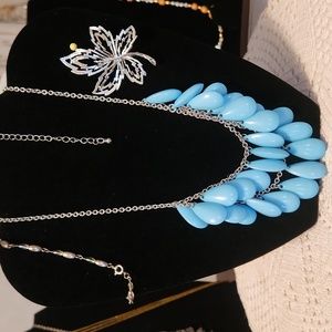 Costume Silvertone Necklace, brooch & bracelet lot